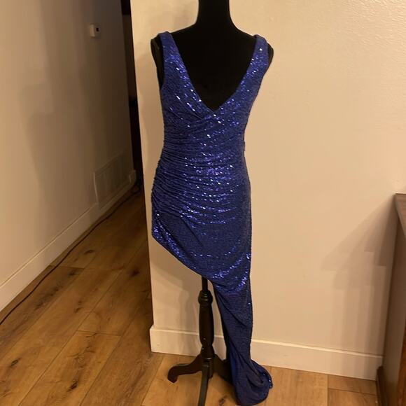 NWT Mac Duggal IEENA Sequined Draped Faux Wrap Asymmetrical Hem Gown - Picture 6 of 9